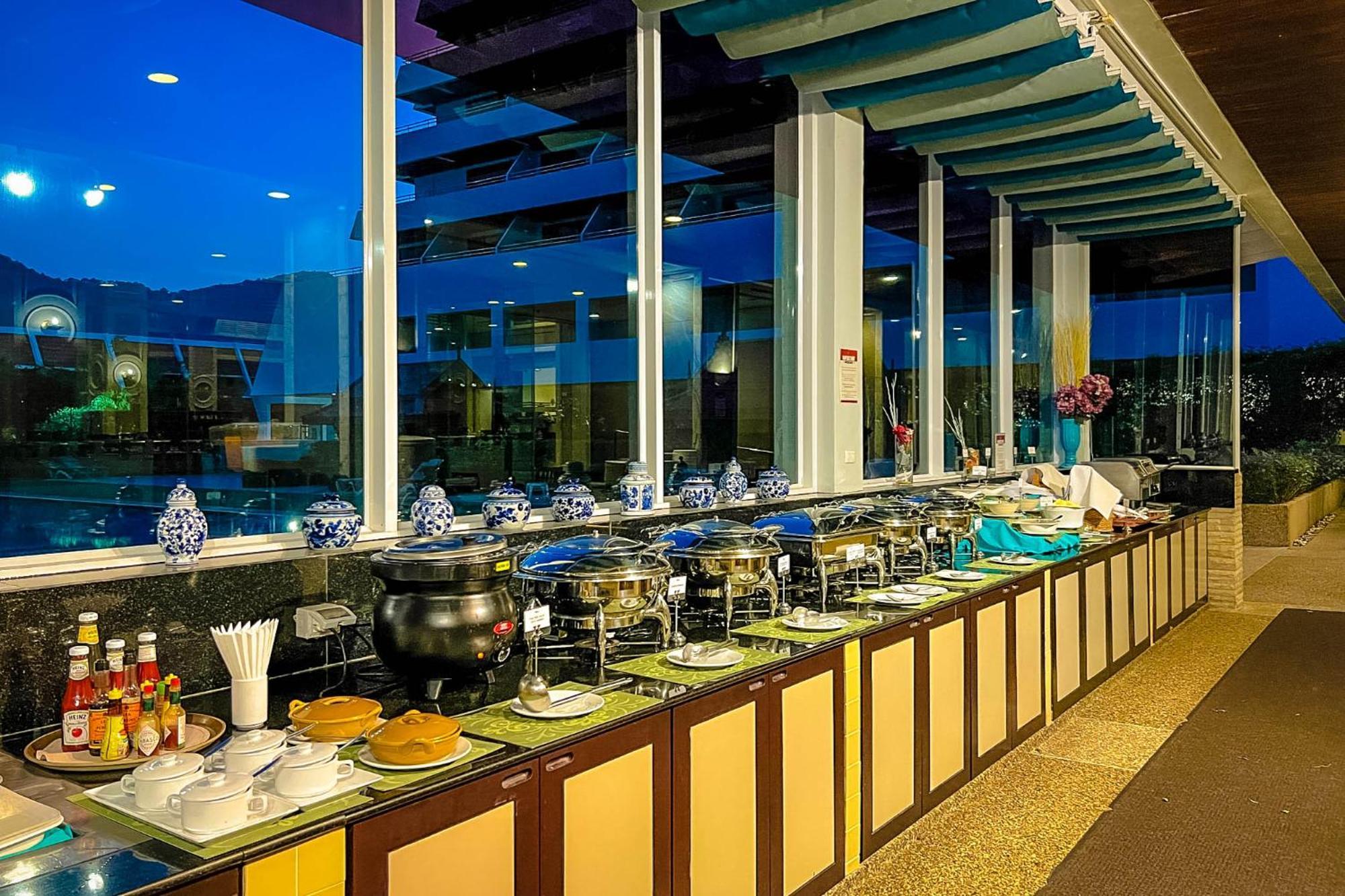 Patong Resort Hotel - Sha Extra Plus Exterior foto