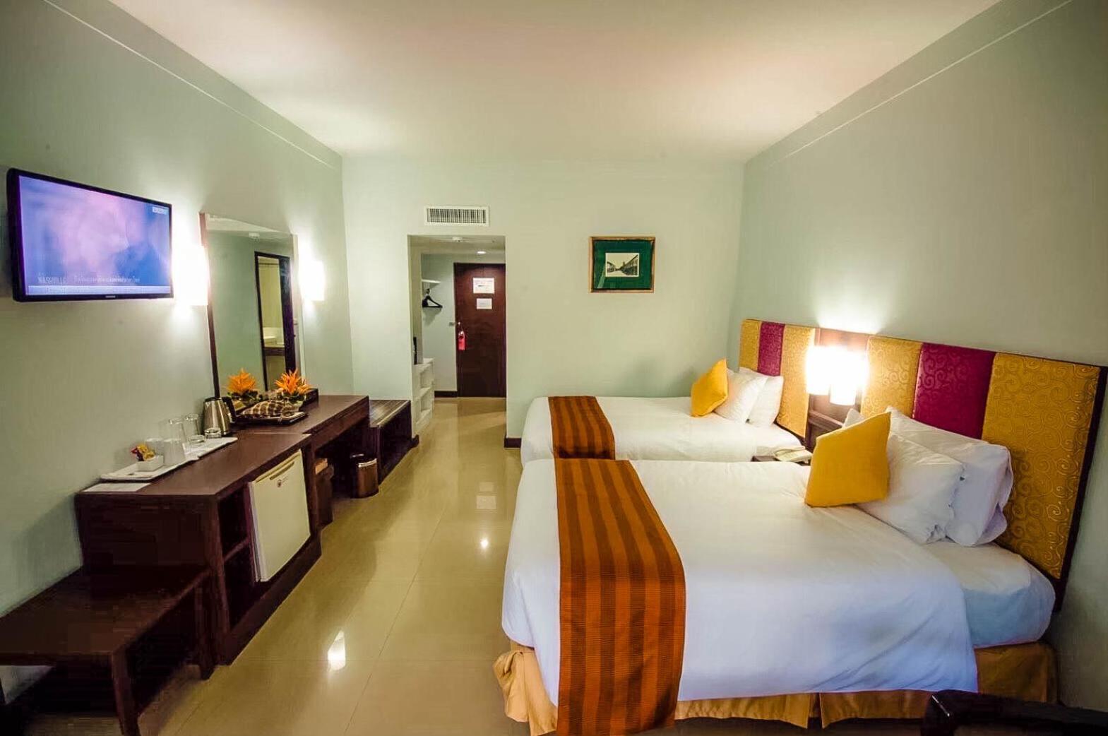 Patong Resort Hotel - Sha Extra Plus Exterior foto