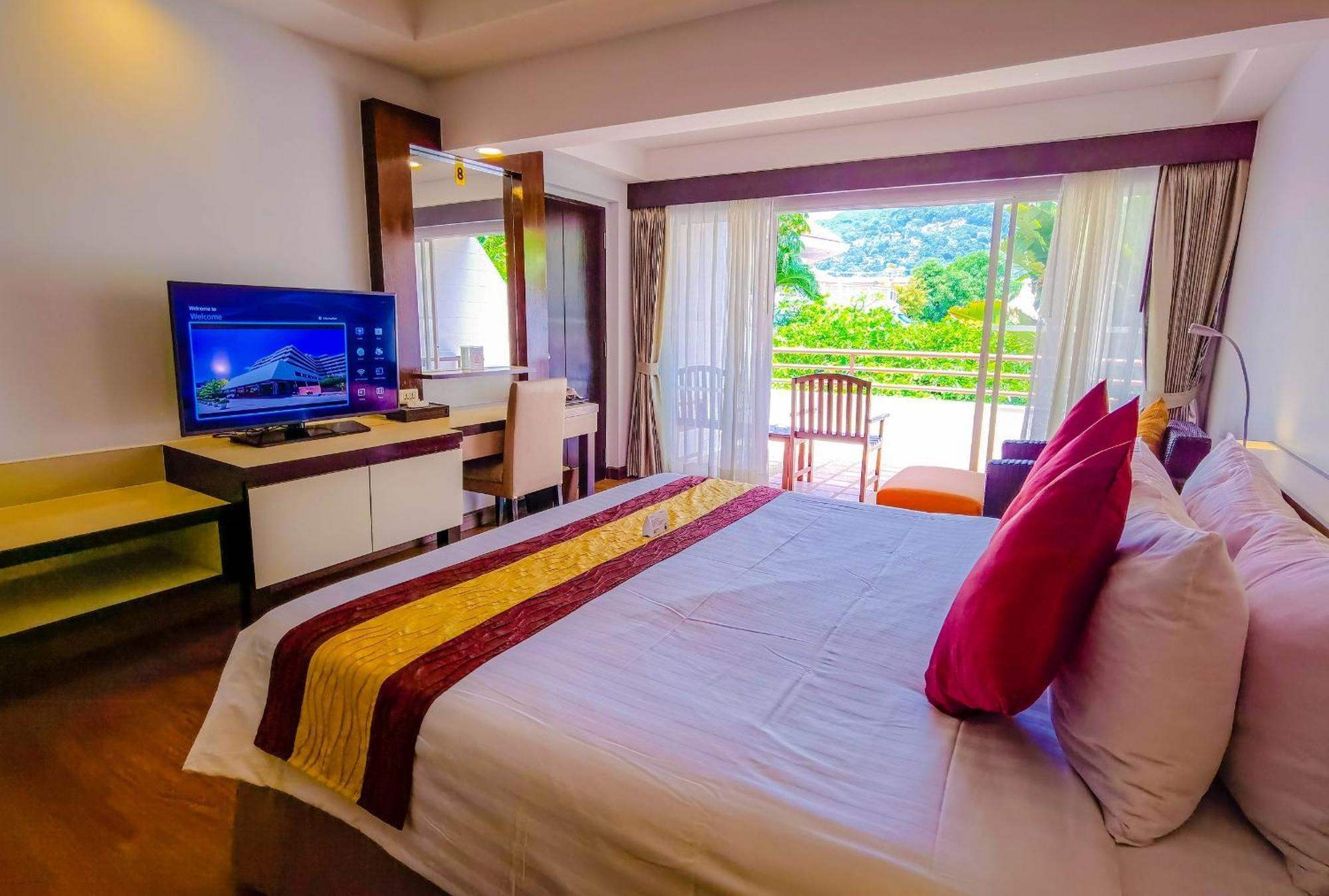 Patong Resort Hotel - Sha Extra Plus Exterior foto