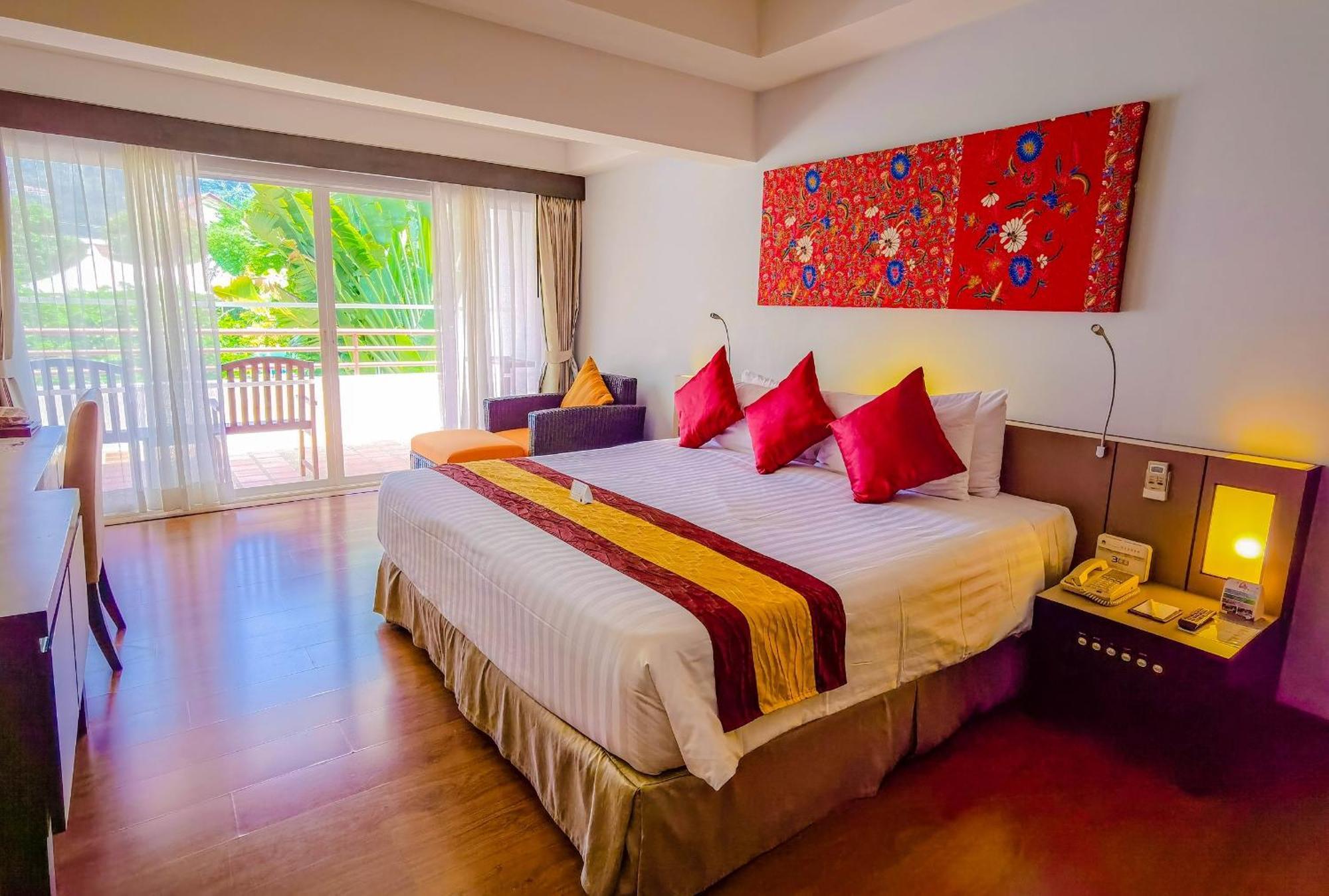 Patong Resort Hotel - Sha Extra Plus Exterior foto